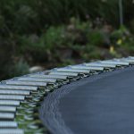 Zalety imprez integracyjnych w parkach trampolin